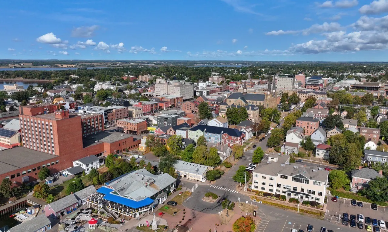 Vue aérienne du centre-ville de Charlottetown, Île-du-Prince-Édouard — services de contrôle de foule à Charlottetown